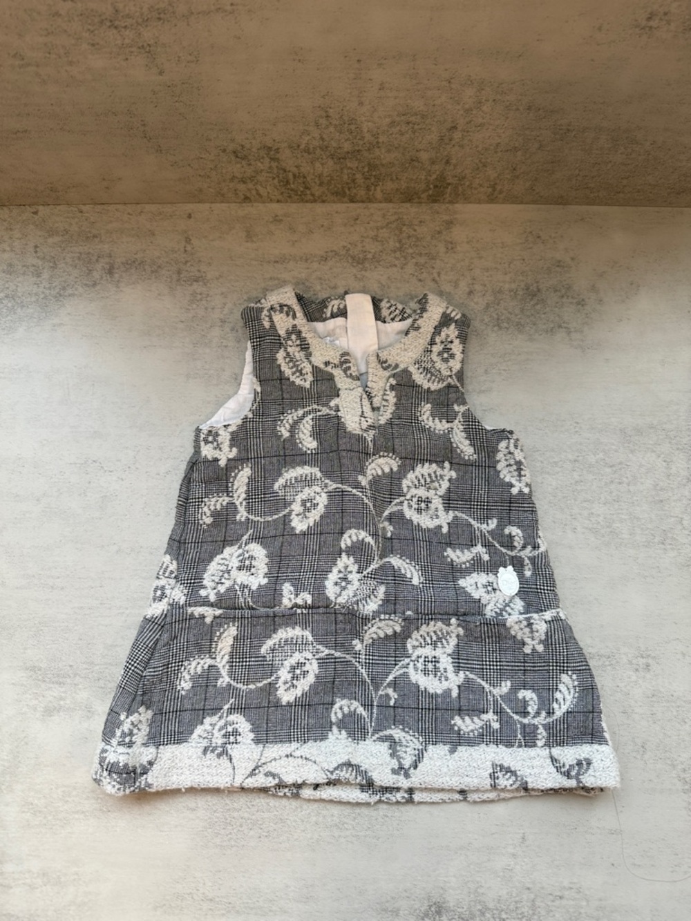 Baby Dior Sleeveless Grey Plaid Dress with White Floral Embroidery